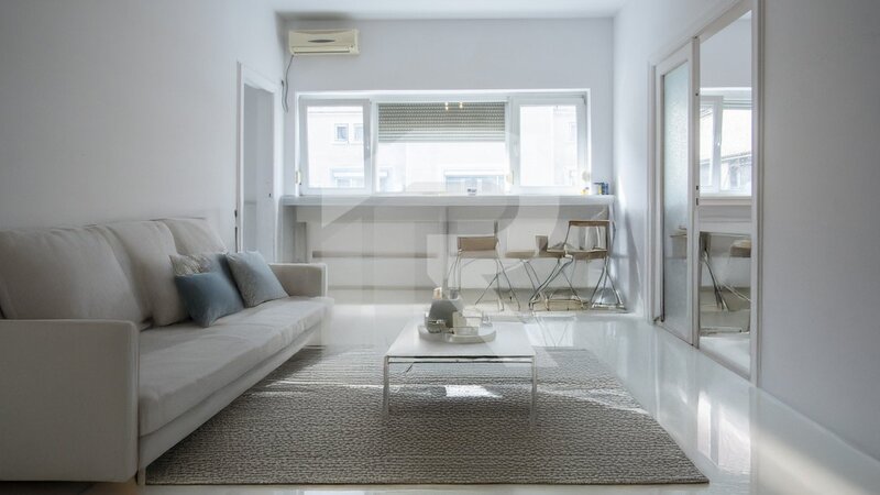 Trei camere, apartament neoclasic in inima Bucurestiului, o poveste de arhitectura si eleganta.