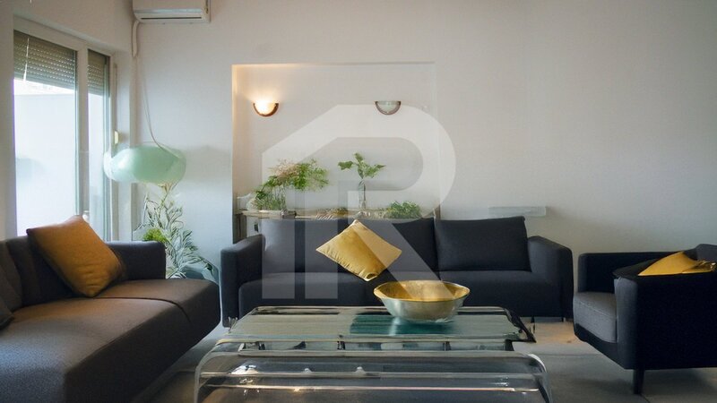 Trei camere, apartament neoclasic in inima Bucurestiului, o poveste de arhitectura si eleganta.