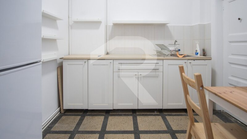 Trei camere, apartament neoclasic in inima Bucurestiului, o poveste de arhitectura si eleganta.